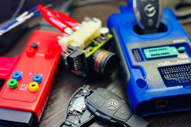 Chei auto programate în service